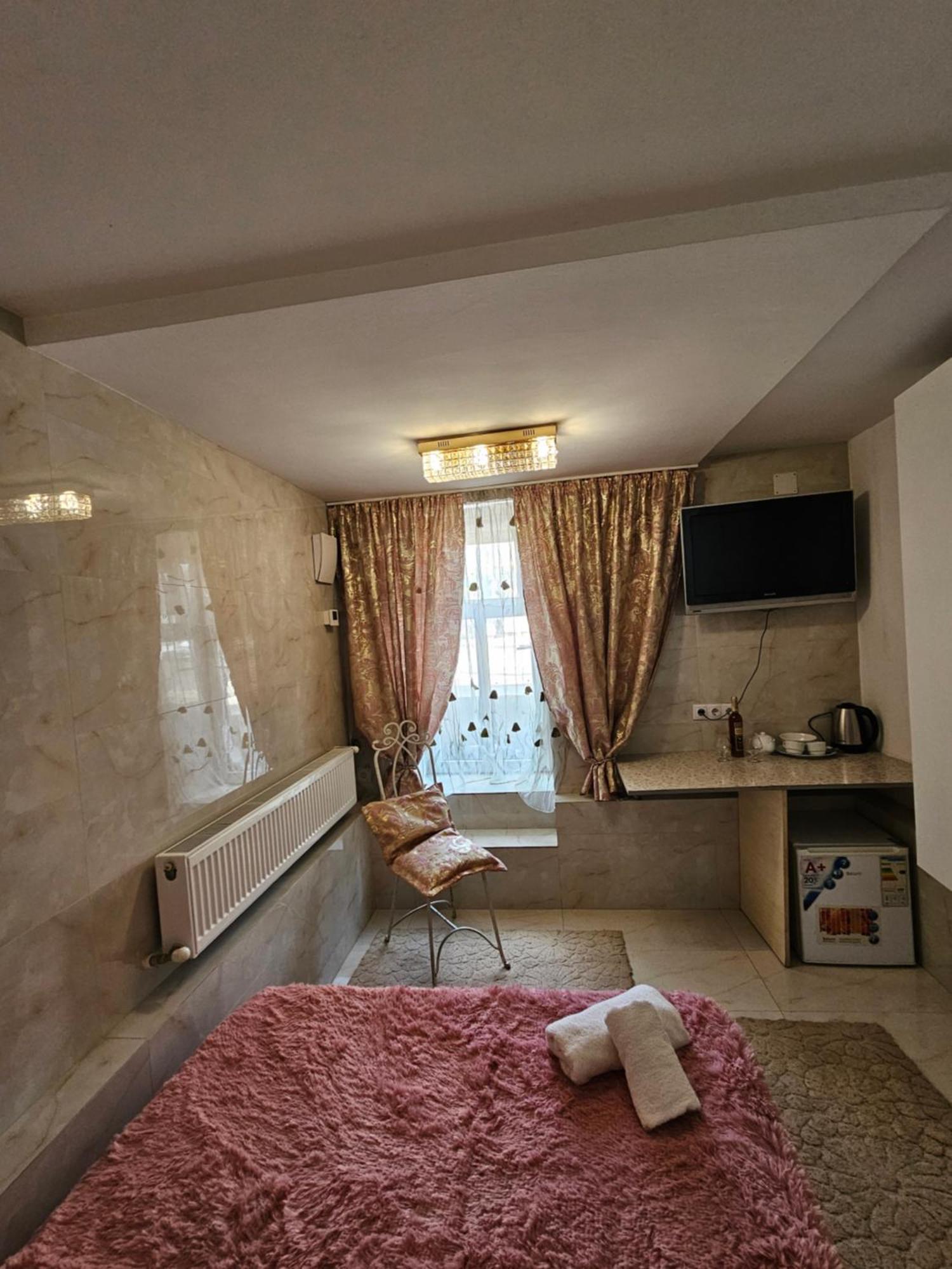 Rose Studio Chişinau Exteriör bild